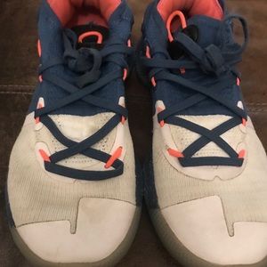 Curry 6 Splash Party Youth 5.5